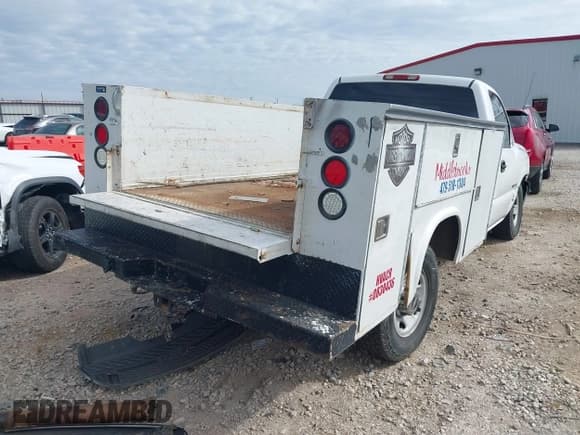 ✅ 2007 Chevrolet Silverado 2500HD Work Truck • VIN: 1GBHC24U97E196735 • Lot: 41754190. Wystawiony na IAAI z przebiegiem 288 326 mil. Bezpłatny archiwum sprzedaży aukcyjnych z USA i szczegółowy raport historii pojazdu na DreamBid. Zdjęcie 4.