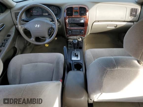 2004 Hyundai Sonata z VIN KMHWF25H04A016388, wystawiony jako Copart lot #42182035 z przebiegiem 172 752 mil mil oraz Czysty tytuł • Clean title. Historia ofert i sprzedaży dostępna na DreamBid. Obrazek 8.