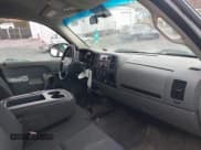 ✅ 2013 Chevrolet Silverado 1500 Work Truck • VIN: 1GCNKPEA7DZ288109 • Lot: 40782515. Wystawiony na IAAI z przebiegiem 191 813 mil. Bezpłatny archiwum sprzedaży aukcyjnych z USA i szczegółowy raport historii pojazdu na DreamBid. Zdjęcie 5.