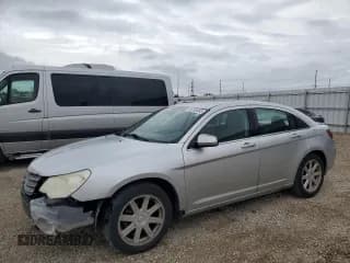 ✅ 2007 Chrysler Sebring Touring • VIN: 1C3LC56R77N528143 • Лот: 85285685. Опубликован ранее на Copart с пробегом 198 305 миль. Бесплатный доступ к архиву аукционных продаж из США и подробный отчёт об истории автомобиля на DreamBid. Изображение 1.