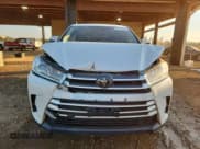 ✅ 2018 Toyota Highlander LE Plus • VIN: 5TDZZRFH7JS244662 • Lot: 91729435. Wystawiony na Copart z przebiegiem 166 221 mil. Bezpłatny archiwum sprzedaży aukcyjnych z USA i szczegółowy raport historii pojazdu na DreamBid. Zdjęcie 5.