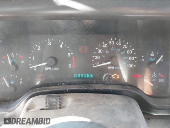 ✅ 2000 Jeep Wrangler Sport • VIN: 1J4FA49S8YP769006 • Lot: 43480409. Wystawiony na IAAI z przebiegiem Nie podano. Bezpłatny archiwum sprzedaży aukcyjnych z USA i szczegółowy raport historii pojazdu na DreamBid. Zdjęcie 7.