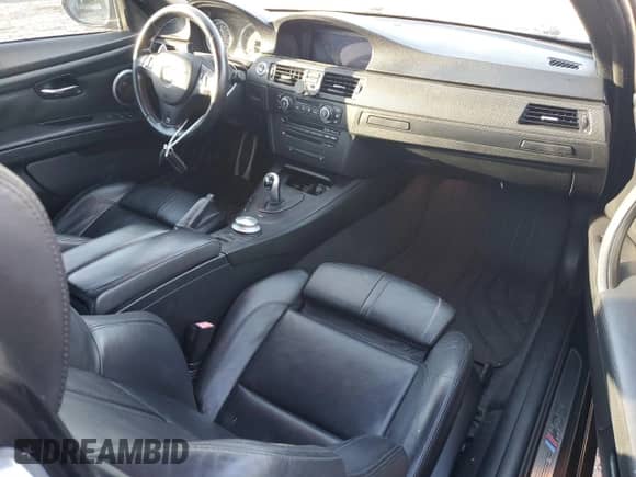 2008 BMW 3 Series M3 z VIN WBSWL935X8P331533, wystawiony jako Copart lot #91473545 z przebiegiem 105 128 mil mil oraz Czysty tytuł • Clean title. Historia ofert i sprzedaży dostępna na DreamBid. Obrazek 8.