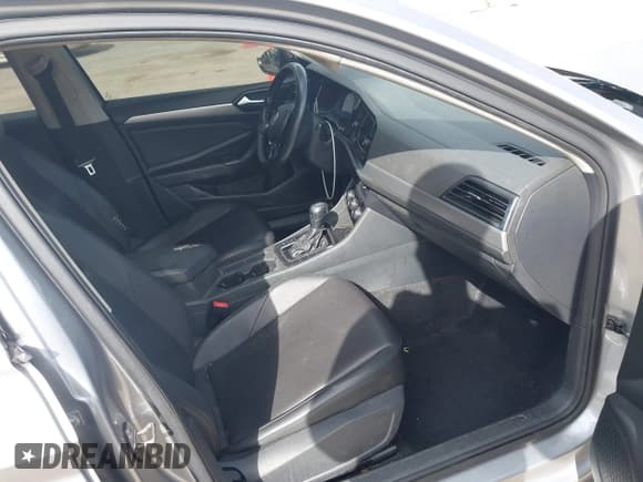 ✅ 2020 Volkswagen Jetta S • VIN: 3VWCB7BU2LM006980 • Лот: 43576116. Опубликован ранее на IAAI с пробегом 96 142 миль. Бесплатный доступ к архиву аукционных продаж из США и подробный отчёт об истории автомобиля на DreamBid. Изображение 5.