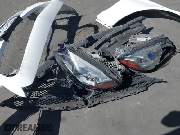 ✅ 2020 Mercedes-Benz C 300 • VIN: WDDWF8DB4LR546471 • Лот: 41725284. Опубликован ранее на IAAI с пробегом 50 495 миль. Бесплатный доступ к архиву аукционных продаж из США и подробный отчёт об истории автомобиля на DreamBid. Изображение 18.