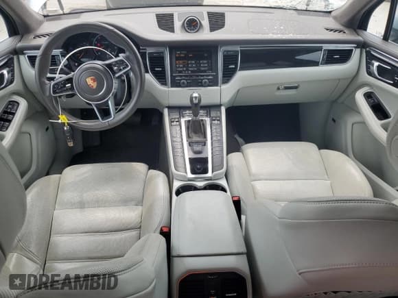 ✅ 2016 Porsche Macan Turbo • VIN: WP1AF2A53GLB90280 • Lot: 59612495. Wystawiony na Copart z przebiegiem 104 322 mil. Bezpłatny archiwum sprzedaży aukcyjnych z USA i szczegółowy raport historii pojazdu na DreamBid. Zdjęcie 8.