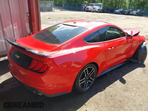 ✅ 2020 Ford Mustang GT • VIN: 1FA6P8CF4L5128968 • Lot: 42330888. Wystawiony na IAAI z przebiegiem 76 622 mil. Bezpłatny archiwum sprzedaży aukcyjnych z USA i szczegółowy raport historii pojazdu na DreamBid. Zdjęcie 4.