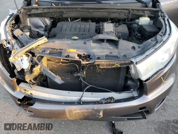 ✅ 2015 Toyota Highlander LE Plus • VIN: 5TDZKRFH9FS041607 • Лот: 92301905. Опубликован ранее на Copart с пробегом 238 832 миль. Бесплатный доступ к архиву аукционных продаж из США и подробный отчёт об истории автомобиля на DreamBid. Изображение 12.