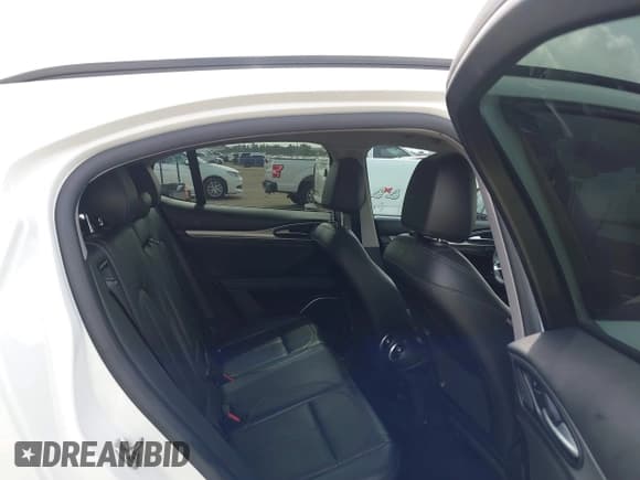 ✅ 2018 Alfa Romeo Stelvio Sport • VIN: ZASFAKPN0J7B81783 • Lot: 42590761. Listed on IAAI with 87,937 mi. Free auction sales archive from the USA and detailed vehicle history report at DreamBid. Image 8.