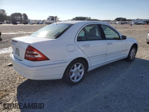 ✅ 2001 Mercedes-Benz C 230/260/280/320 • VIN: WDBRF61J51F116503 • Лот: 89135335. Опубликован ранее на Copart с пробегом 132 412 миль. Бесплатный доступ к архиву аукционных продаж из США и подробный отчёт об истории автомобиля на DreamBid. Изображение 3.
