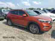 2017 Hyundai Tucson SE Plus z VIN KM8J3CA41HU290134, wystawiony jako Copart lot #63649015 z przebiegiem 138 795 mil mil oraz Czysty tytuł • Clean title. Historia ofert i sprzedaży dostępna na DreamBid. Obrazek 4.