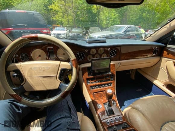 ✅ 2002 Bentley Arnage • VIN: SCBLC31E62CX08029 • Lot: 91598965. Wystawiony na Copart z przebiegiem 86 082 mil. Bezpłatny archiwum sprzedaży aukcyjnych z USA i szczegółowy raport historii pojazdu na DreamBid. Zdjęcie 12.