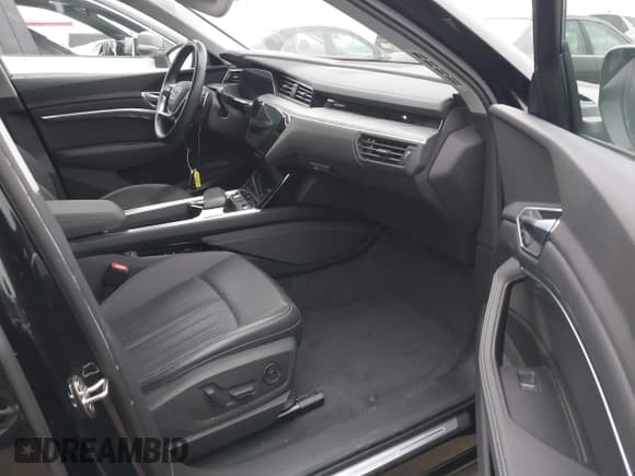✅ 2021 Audi e-tron Premium Plus • VIN: WA1LAAGEXMB019208 • Lot: 41725933. Listed on IAAI with 51,565 mi. Free auction sales archive from the USA and detailed vehicle history report at DreamBid. Image 5.