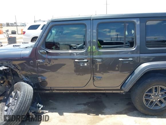 ✅ 2024 Jeep Wrangler Sport S • VIN: 1C4PJXDG3RW254162 • Лот: 42320508. Опубликован ранее на IAAI с пробегом 8 681 миль. Бесплатный доступ к архиву аукционных продаж из США и подробный отчёт об истории автомобиля на DreamBid. Изображение 14.
