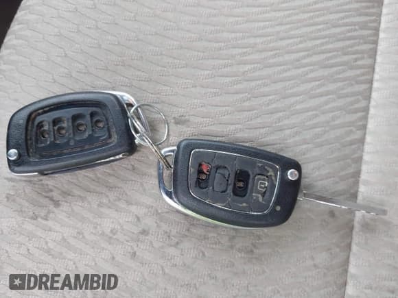 ✅ 2014 Hyundai Santa Fe • VIN: 5XYZU3LB8EG220224 • Лот: 43570966. Опубликован ранее на IAAI с пробегом 159 086 миль. Бесплатный доступ к архиву аукционных продаж из США и подробный отчёт об истории автомобиля на DreamBid. Изображение 11.