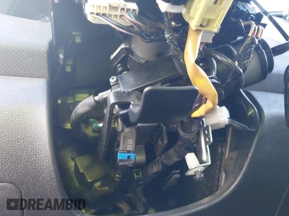 ✅ 2013 Hyundai Accent GS • VIN: KMHCT5AE9DU123205 • Lot: 43864921. Listed on IAAI with 197,257 mi. Free auction sales archive from the USA and detailed vehicle history report at DreamBid. Image 12.