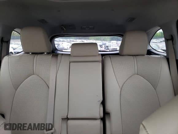 ✅ 2020 Toyota Highlander Hybrid Limited • VIN: 5TDDBRCH0LS006450 • Lot: 48586693. Listed on Copart with 33,939 mi. Free auction sales archive from the USA and detailed vehicle history report at DreamBid. Image 10.