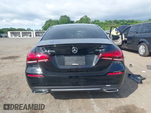 ✅ 2019 Mercedes-Benz A 220 • VIN: WDD3G4FB0KW010753 • Lot: 42758225. Listed on IAAI with 47,356 mi. Free auction sales archive from the USA and detailed vehicle history report at DreamBid. Image 16.