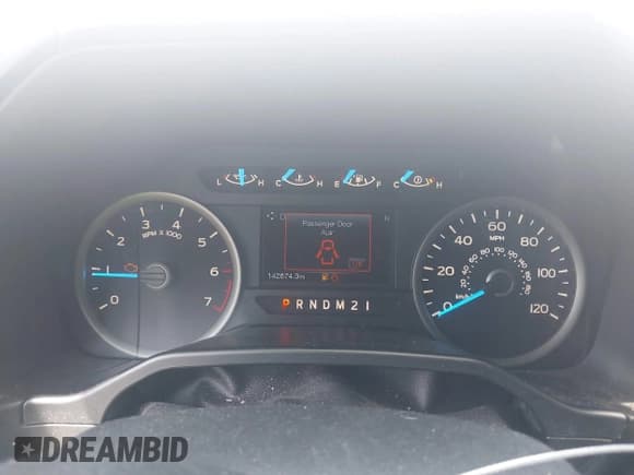 ✅ 2017 Ford F-150 XL • VIN: 1FTEW1CP8HKC04192 • Лот: 43060411. Опубликован ранее на IAAI с пробегом 142 674 миль. Бесплатный доступ к архиву аукционных продаж из США и подробный отчёт об истории автомобиля на DreamBid. Изображение 7.