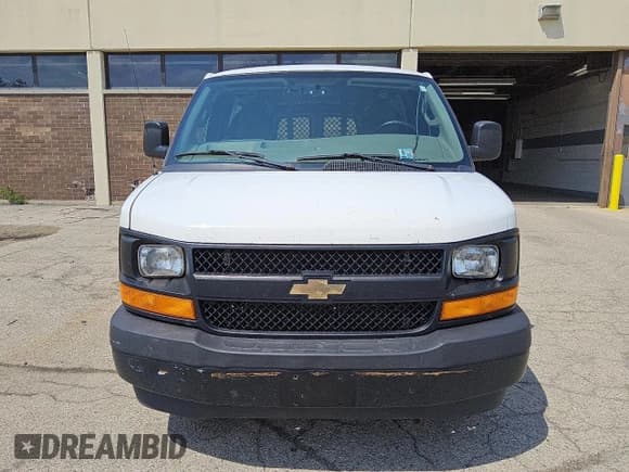 ✅ 2017 Chevrolet Express Cargo • VIN: 1GCWGBFF6H1127838 • Lot: 57133375. Listed on Copart with 239,119 mi. Free auction sales archive from the USA and detailed vehicle history report at DreamBid. Image 5.