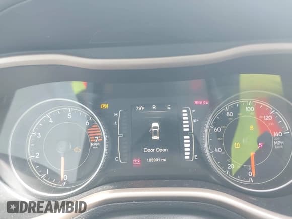 ✅ 2016 Jeep Cherokee Latitude • VIN: 1C4PJLCB5GW207159 • Lot: 41232649. Wystawiony na IAAI z przebiegiem 103 991 mil. Bezpłatny archiwum sprzedaży aukcyjnych z USA i szczegółowy raport historii pojazdu na DreamBid. Zdjęcie 7.