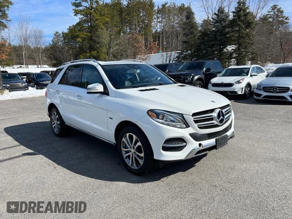 ✅ 2017 Mercedes-Benz GLE 550e • VIN: 4JGDA6DB8HA852708 • Лот: 45331603. Опубликован ранее на Copart с пробегом 142 381 миль. Бесплатный доступ к архиву аукционных продаж из США и подробный отчёт об истории автомобиля на DreamBid. Изображение 2.
