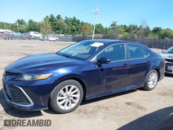 2021 Toyota Camry LE с VIN 4T1C11BK1MU024512, выставлен на аукционе IAAI как лот 43153598 с пробегом 13 811 миль миль и . История ставок и продаж доступна на DreamBid. Изображение 14.