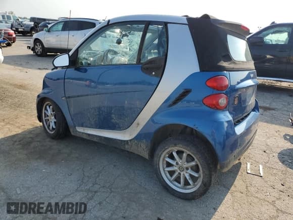 ✅ 2008 Smart fortwo Passion • VIN: WMEEK31X58K181921 • Lot: 66072254. Wystawiony na Copart z przebiegiem Nie podano. Bezpłatny archiwum sprzedaży aukcyjnych z USA i szczegółowy raport historii pojazdu na DreamBid. Zdjęcie 2.