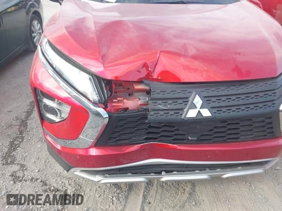 ✅ 2025 Mitsubishi Eclipse Cross SE • VIN: JA4ATWAAXSZ004524 • Lot: 42694603. Listed on IAAI with 9,249 mi. Free auction sales archive from the USA and detailed vehicle history report at DreamBid. Image 6.