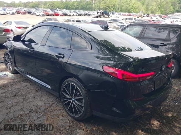 ✅ 2022 BMW 2 Series 228i • VIN: WBA53AK03N7K53082 • Lot: 42141257. Wystawiony na IAAI z przebiegiem 40 553 mil. Bezpłatny archiwum sprzedaży aukcyjnych z USA i szczegółowy raport historii pojazdu na DreamBid. Zdjęcie 3.