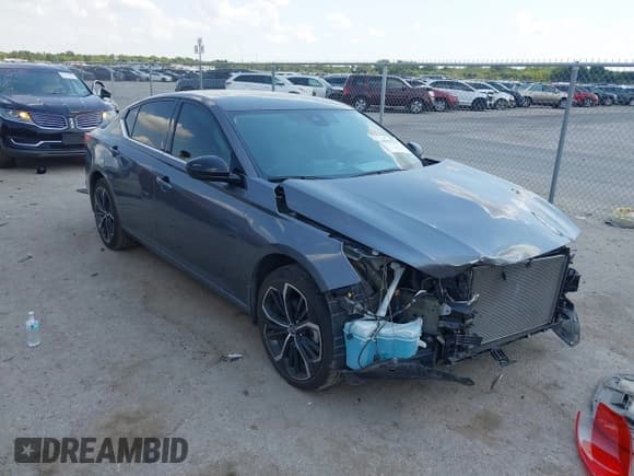 ✅ 2024 Nissan Altima SR • VIN: 1N4BL4CW4RN412953 • Lot: 42875737. Wystawiony na IAAI z przebiegiem 23 825 mil. Bezpłatny archiwum sprzedaży aukcyjnych z USA i szczegółowy raport historii pojazdu na DreamBid. Zdjęcie 1.