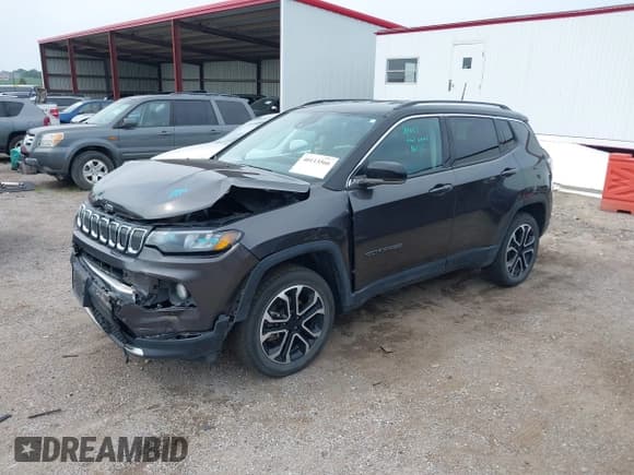 ✅ 2022 Jeep Compass (RED) Edition • VIN: 3C4NJDCB2NT145297 • Lot: 40113566. Wystawiony na IAAI z przebiegiem 40 689 mil. Bezpłatny archiwum sprzedaży aukcyjnych z USA i szczegółowy raport historii pojazdu na DreamBid. Zdjęcie 17.