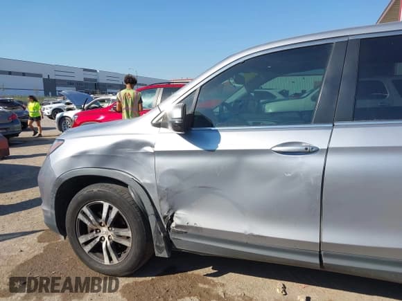 ✅ 2018 Honda Pilot EX-L • VIN: 5FNYF5H56JB015166 • Lot: 43478271. Wystawiony na IAAI z przebiegiem 163 058 mil. Bezpłatny archiwum sprzedaży aukcyjnych z USA i szczegółowy raport historii pojazdu na DreamBid. Zdjęcie 6.