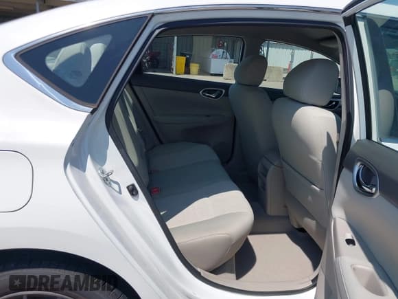 ✅ 2014 Nissan Sentra SL • VIN: 3N1AB7AP2EY292172 • Лот: 43183602. Опубликован ранее на IAAI с пробегом 88 352 миль. Бесплатный доступ к архиву аукционных продаж из США и подробный отчёт об истории автомобиля на DreamBid. Изображение 8.