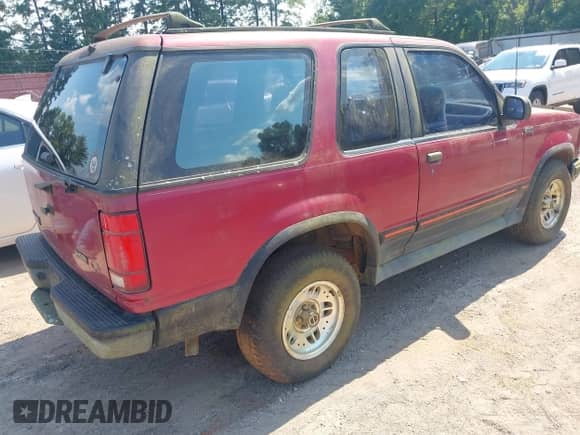 1993 Ford Explorer Eddie Bauer z VIN 1FMCU22XXPUD01591, wystawiony jako IAAI lot #42932621 z przebiegiem 97 700 mil mil oraz . Historia ofert i sprzedaży dostępna na DreamBid. Obrazek 4.