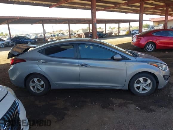 ✅ 2014 Hyundai Elantra SE • VIN: KMHDH4AE0EU118072 • Lot: 43535972. Listed on IAAI with 86,571 mi. Free auction sales archive from the USA and detailed vehicle history report at DreamBid. Image 13.