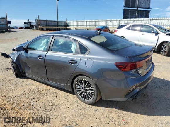 ✅ 2022 Kia Forte GT-Line • VIN: 3KPF54AD1NE480830 • Lot: 85549925. Wystawiony na Copart z przebiegiem 59 363 mil. Bezpłatny archiwum sprzedaży aukcyjnych z USA i szczegółowy raport historii pojazdu na DreamBid. Zdjęcie 2.