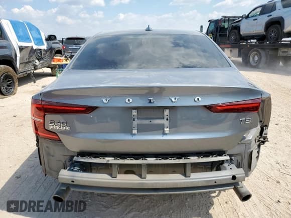 ✅ 2020 Volvo S60 Momentum • VIN: 7JR102FK9LG037151 • Лот: 84633465. Опубликован ранее на Copart с пробегом 100 313 миль. Бесплатный доступ к архиву аукционных продаж из США и подробный отчёт об истории автомобиля на DreamBid. Изображение 6.