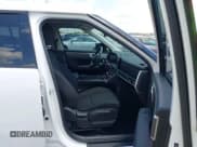 ✅ 2025 Hyundai Santa Fe SE • VIN: 5NMP14GL6SH134811 • Lot: 43112938. Wystawiony na IAAI z przebiegiem 7 924 mil. Bezpłatny archiwum sprzedaży aukcyjnych z USA i szczegółowy raport historii pojazdu na DreamBid. Zdjęcie 5.