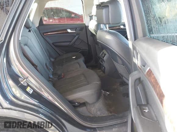 ✅ 2018 Audi Q5 Premium Plus • VIN: WA1BNAFY5J2096639 • Lot: 43566502. Wystawiony na IAAI z przebiegiem 74 572 mil. Bezpłatny archiwum sprzedaży aukcyjnych z USA i szczegółowy raport historii pojazdu na DreamBid. Zdjęcie 8.