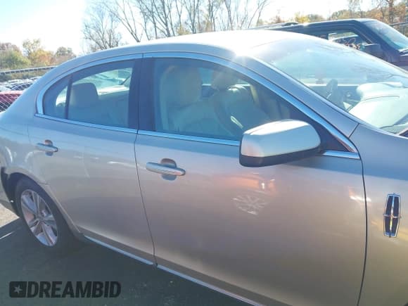 ✅ 2011 Lincoln MKS • VIN: 1LNHL9DRXBG614437 • Lot: 43547606. Listed on IAAI with 149,357 mi. Free auction sales archive from the USA and detailed vehicle history report at DreamBid. Image 13.