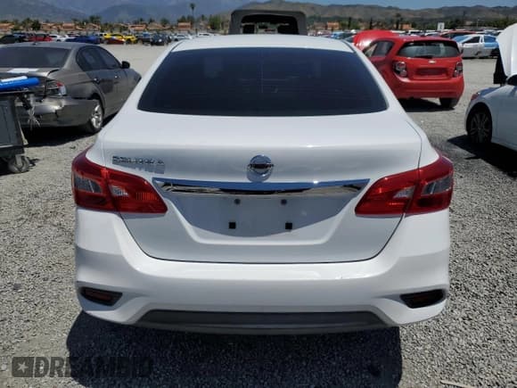 ✅ 2017 Nissan Sentra S • VIN: 3N1AB7AP0HY257697 • Lot: 57363515. Listed on Copart with 100,094 mi. Free auction sales archive from the USA and detailed vehicle history report at DreamBid. Image 6.