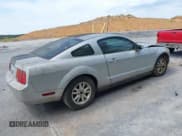 ✅ 2006 Ford Mustang Standard • VIN: 1ZVFT80N265260274 • Lot: 43139061. Wystawiony na IAAI z przebiegiem 222 674 mil. Bezpłatny archiwum sprzedaży aukcyjnych z USA i szczegółowy raport historii pojazdu na DreamBid. Zdjęcie 4.