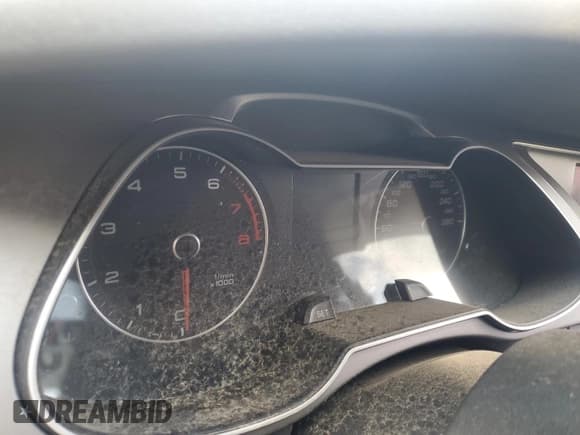 ✅ 2015 Audi A4 Komfort • VIN: WAUBFCFL1FN024617 • Lot: 66335125. Wystawiony na Copart z przebiegiem Nie podano. Bezpłatny archiwum sprzedaży aukcyjnych z USA i szczegółowy raport historii pojazdu na DreamBid. Zdjęcie 9.