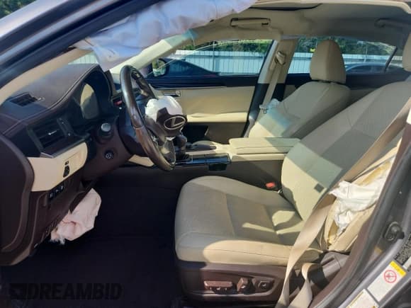 ✅ 2016 Lexus ES 330 • VIN: 58ABK1GG8GU028759 • Лот: 70114155. Опубликован ранее на Copart с пробегом 144 413 миль. Бесплатный доступ к архиву аукционных продаж из США и подробный отчёт об истории автомобиля на DreamBid. Изображение 7.