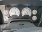 2008 Dodge 1500 SLT z VIN 1D7HA182X8J219586, wystawiony jako Copart lot #71062684 z przebiegiem 209 854 mil mil oraz Czysty tytuł • Clean title. Historia ofert i sprzedaży dostępna na DreamBid. Obrazek 9.