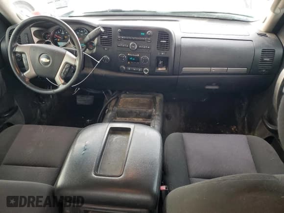 ✅ 2012 Chevrolet Silverado 2500HD LT • VIN: 1GC1KXCG7CF140192 • Lot: 46945975. Wystawiony na Copart z przebiegiem 133 730 mil. Bezpłatny archiwum sprzedaży aukcyjnych z USA i szczegółowy raport historii pojazdu na DreamBid. Zdjęcie 8.