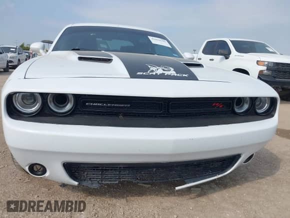 2015 Dodge Challenger R/T Scat Pack z VIN 2C3CDZFJ6FH757466, wystawiony jako IAAI lot #43039796 z przebiegiem 120 512 mil mil oraz . Historia ofert i sprzedaży dostępna na DreamBid. Obrazek 6.