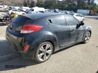 2017 Hyundai Veloster z VIN KMHTC6AD7HU316956, wystawiony jako Copart lot #81876095 z przebiegiem 83 047 mil mil oraz Czysty tytuł • Clean title. Historia ofert i sprzedaży dostępna na DreamBid. Obrazek 3.