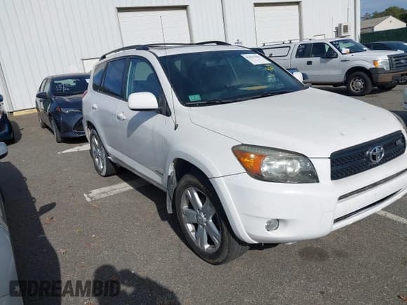 ✅ 2007 Toyota RAV4 Sport • VIN: JTMBK32V676013209 • Lot: 43617615. Wystawiony na IAAI z przebiegiem 190 522 mil. Bezpłatny archiwum sprzedaży aukcyjnych z USA i szczegółowy raport historii pojazdu na DreamBid. Zdjęcie 1.